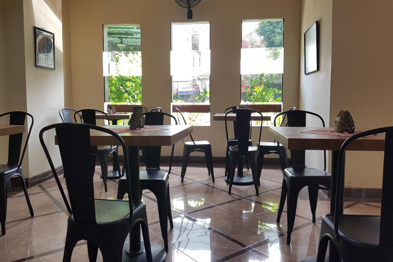 Oyo 3819 Hotel Winotosastro Yogyakarta Kültér fotó