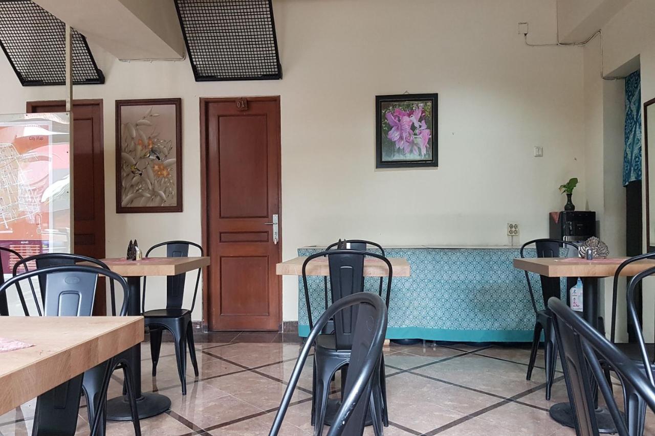 Oyo 3819 Hotel Winotosastro Yogyakarta Kültér fotó