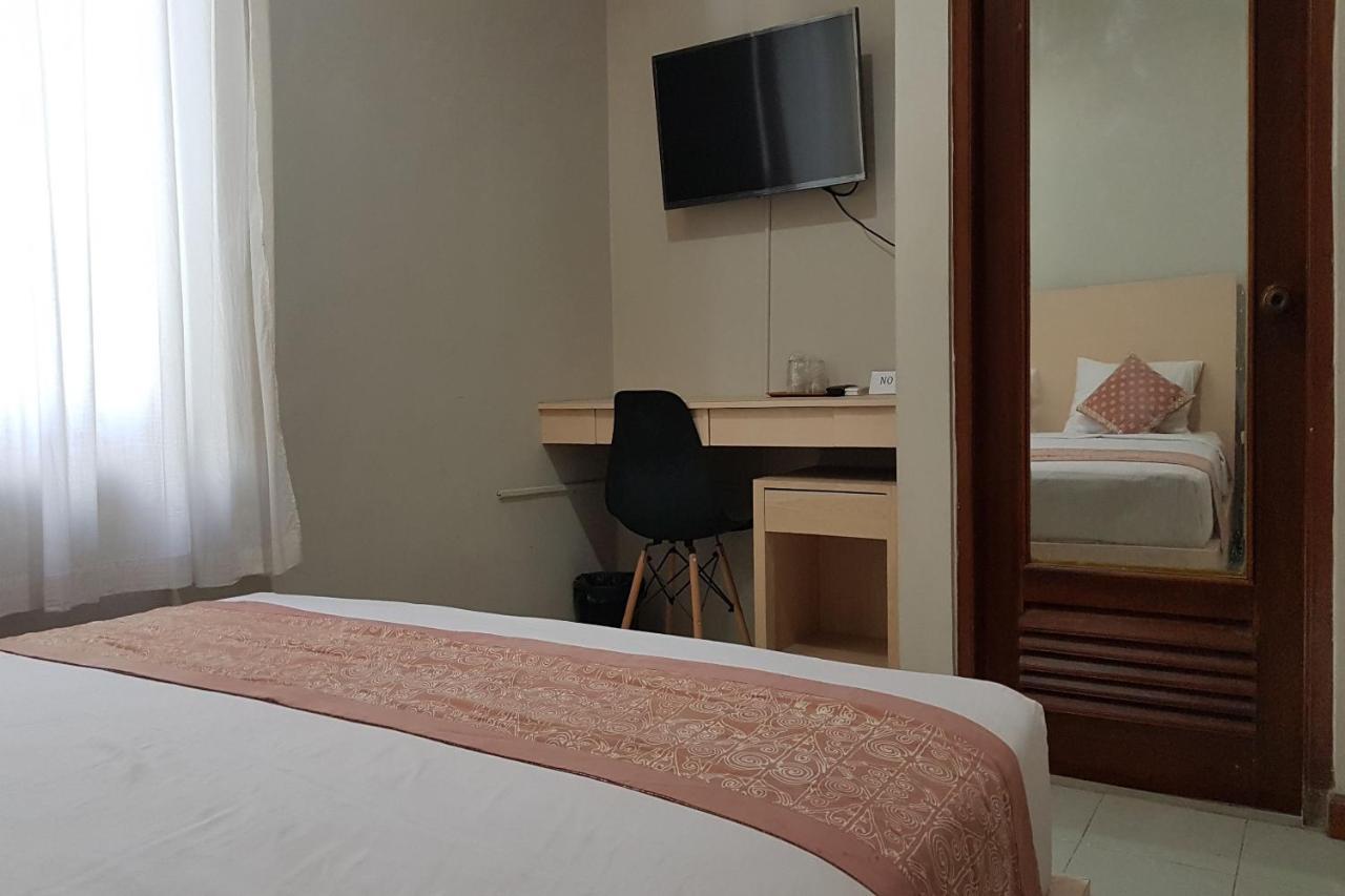 Oyo 3819 Hotel Winotosastro Yogyakarta Kültér fotó